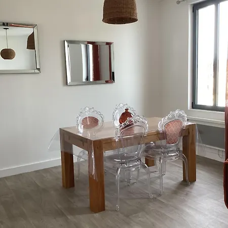 Les Halles Centre Parking En Option 아파트 *