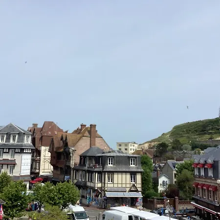 Les Halles Centre Parking En Option *